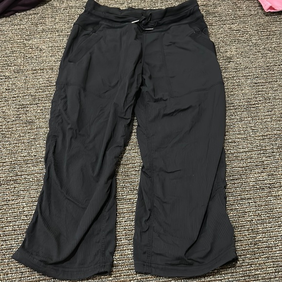 lululemon athletica Pants - Lululemon scuba pants-capri